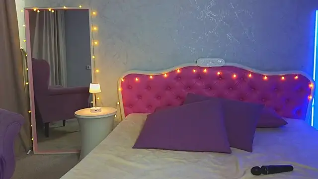 Ariana Petite online show from January 29, 2025, 5:30 am