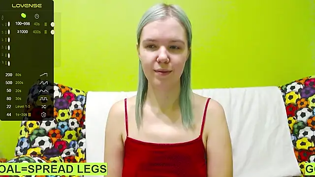 Snapshot of Ultra_Meow chatting on February 3, 2025, 12:04 am Ultra Meow online show from February 3, 2025, 12:04 am