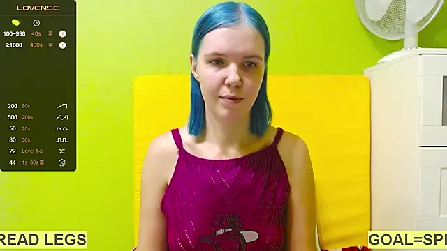 Snapshot of Ultra_Meow chatting on October 3, 2025, 7:33 pm Ultra Meow online show from October 3, 2025, 7:33 pm