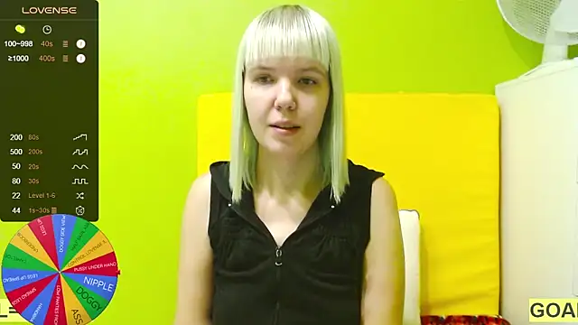 Snapshot of Ultra_Meow chatting on November 27, 2025, 12:56 am Ultra Meow online show from November 27, 2025, 12:56 am