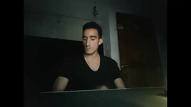 Snapshot of TommyMomentum chatting on November 25, 2025, 6:57 am TommyMomentum online show from November 25, 2025, 6:57 am