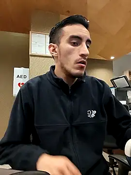 Snapshot of TommyMomentum chatting on November 29, 2025, 7:11 am TommyMomentum online show from November 29, 2025, 7:11 am