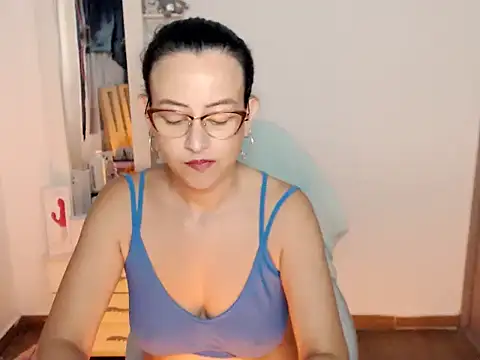 BOREAL MOON online show from May 31, 2026, 10:33 pm