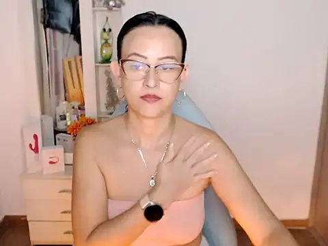 BOREAL MOON online show from June 25, 2026, 2:11 am