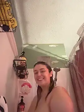 Snapshot of Bubblesgotcakee chatting on June 1, 2026, 8:27 am Bubblesgotcakee online show from June 1, 2026, 8:27 am