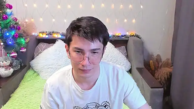 Yumi steve online show from December 15, 2024, 7:42 pm