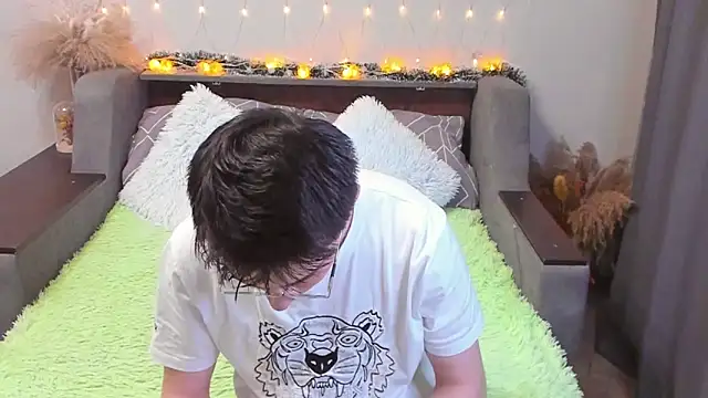 Snapshot of Yumi_steve chatting on January 12, 2025, 8:14 pm Yumi steve online show from January 12, 2025, 8:14 pm