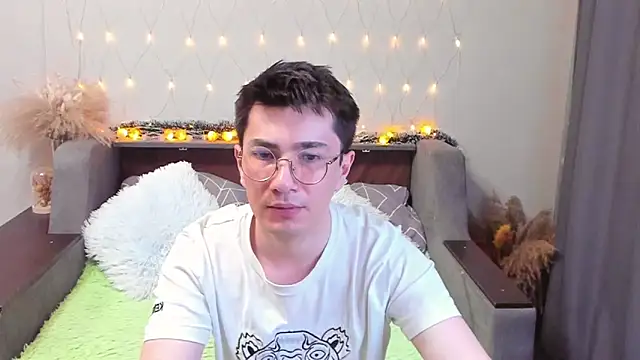 Snapshot of Yumi_steve chatting on January 19, 2025, 2:57 am Yumi steve online show from January 19, 2025, 2:57 am