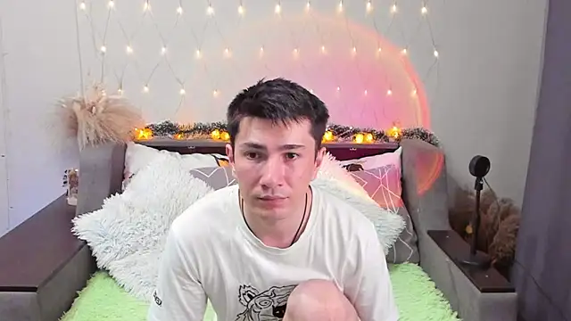 Yumi steve online show from September 9, 2025, 9:58 pm