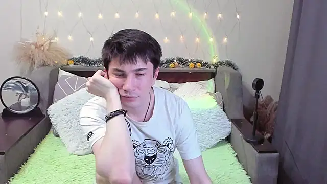 Snapshot of Yumi_steve chatting on October 30, 2025, 8:16 am Yumi steve online show from October 30, 2025, 8:16 am