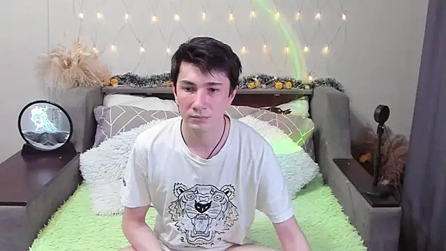 Snapshot of Yumi_steve chatting on November 3, 2025, 2:51 pm Yumi steve online show from November 3, 2025, 2:51 pm