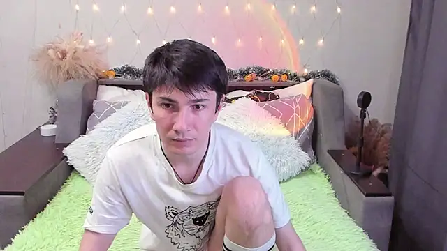 Snapshot of Yumi_steve chatting on November 16, 2025, 4:45 pm Yumi steve online show from November 16, 2025, 4:45 pm