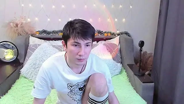 Snapshot of Yumi_steve chatting on November 18, 2025, 4:44 pm Yumi steve online show from November 18, 2025, 4:44 pm