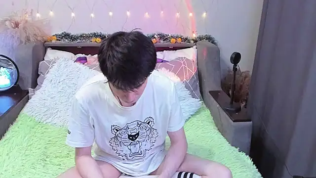 Snapshot of Yumi_steve chatting on November 23, 2025, 9:09 am Yumi steve online show from November 23, 2025, 9:09 am