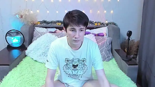 Snapshot of Yumi_steve chatting on November 24, 2025, 9:09 am Yumi steve online show from November 24, 2025, 9:09 am