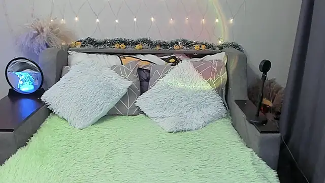 Snapshot of Yumi_steve chatting on December 15, 2025, 4:11 pm Yumi steve online show from December 15, 2025, 4:11 pm