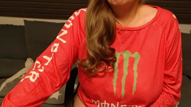 Snapshot of KimMitchelli chatting on September 23, 2025, 6:33 pm KimMitchelli online show from September 23, 2025, 6:33 pm