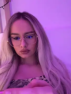 Snapshot of mollyxxx chatting on January 6, 2025, 1:31 am mollyxxx online show from January 6, 2025, 1:31 am