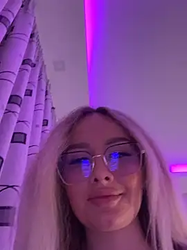 Snapshot of mollyxxx chatting on February 1, 2025, 10:55 pm mollyxxx online show from February 1, 2025, 10:55 pm