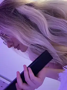 Snapshot of mollyxxx chatting on March 7, 2025, 1:53 am mollyxxx online show from March 7, 2025, 1:53 am