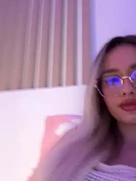 Snapshot of mollyxxx chatting on March 15, 2025, 5:41 am mollyxxx online show from March 15, 2025, 5:41 am