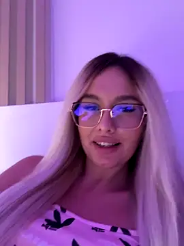 Snapshot of mollyxxx chatting on October 1, 2025, 1:44 am mollyxxx online show from October 1, 2025, 1:44 am