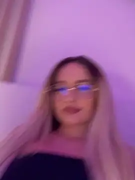 Snapshot of mollyxxx chatting on February 26, 2026, 12:42 am mollyxxx online show from February 26, 2026, 12:42 am