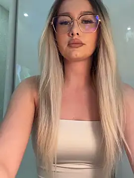 Snapshot of mollyxxx chatting on March 9, 2026, 3:21 am mollyxxx online show from March 9, 2026, 3:21 am