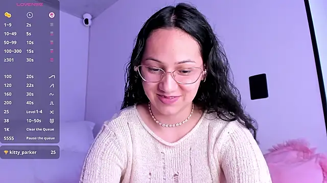 Snapshot of Anyi_1 chatting on February 6, 2026, 1:21 am Anyi 1 online show from February 6, 2026, 1:21 am