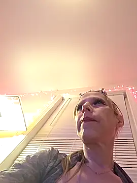 Snapshot of AngelMagick chatting on February 24, 2026, 11:25 pm AngelMagick online show from February 24, 2026, 11:25 pm