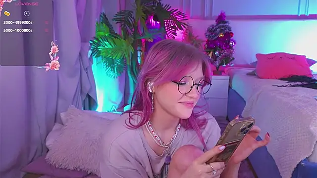 Snapshot of Crazy_Wine chatting on December 27, 2024, 4:04 am Crazy Wine online show from December 27, 2024, 4:04 am