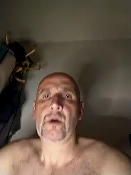 milosek81 online show from March 27, 2026, 12:49 am