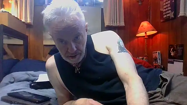 Snapshot of Makowboy chatting on January 8, 2025, 7:13 pm Makowboy online show from January 8, 2025, 7:13 pm