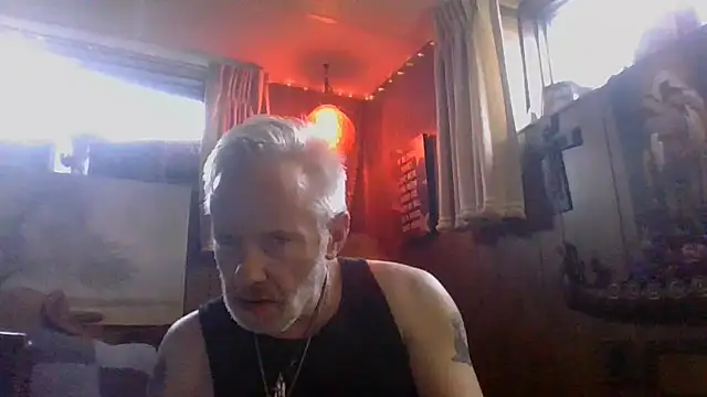 Snapshot of Makowboy chatting on January 26, 2025, 7:41 pm Makowboy online show from January 26, 2025, 7:41 pm