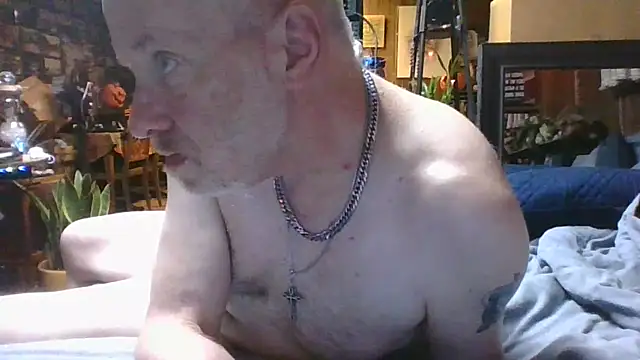 Snapshot of Makowboy chatting on October 18, 2025, 2:36 am Makowboy online show from October 18, 2025, 2:36 am