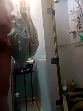 Snapshot of Makowboy chatting on November 20, 2025, 11:32 am Makowboy online show from November 20, 2025, 11:32 am