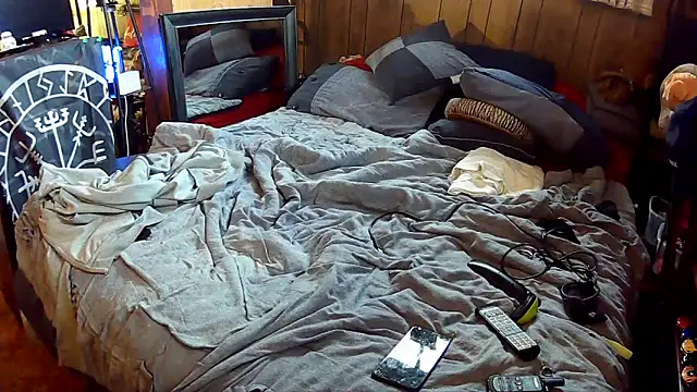 Snapshot of Makowboy chatting on February 4, 2026, 10:47 pm Makowboy online show from February 4, 2026, 10:47 pm