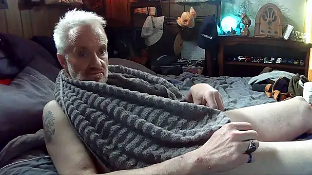 Snapshot of Makowboy chatting on March 6, 2026, 11:01 pm Makowboy online show from March 6, 2026, 11:01 pm