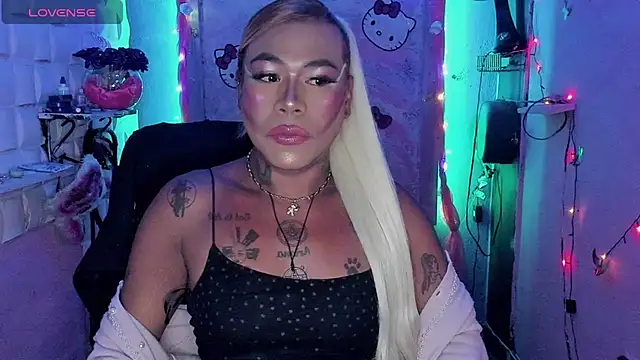 Snapshot of tsviolett chatting on December 9, 2024, 5:41 pm tsviolett online show from December 9, 2024, 5:41 pm