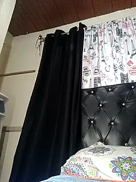 Snapshot of NIKOLE1301 chatting on February 8, 2025, 10:51 pm NIKOLE1301 online show from February 8, 2025, 10:51 pm