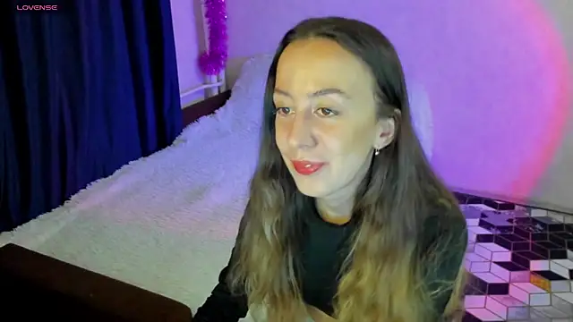 CurlySteph online show from December 20, 2024, 4:36 pm