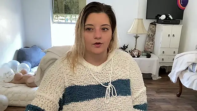 Snapshot of magicsparkles chatting on December 9, 2024, 5:52 pm magicsparkles online show from December 9, 2024, 5:52 pm