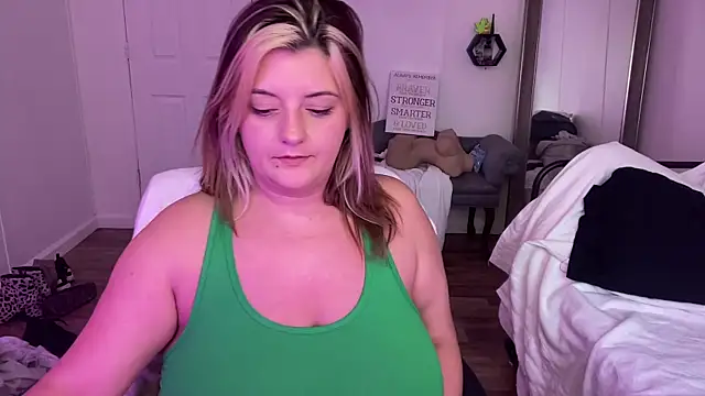 Snapshot of magicsparkles chatting on February 20, 2025, 9:42 pm magicsparkles online show from February 20, 2025, 9:42 pm