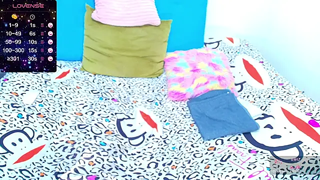 Snapshot of honeybunny_X chatting on February 26, 2025, 8:26 am honeybunny X online show from February 26, 2025, 8:26 am