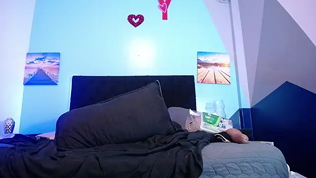 Snapshot of juanses_n_toro chatting on March 10, 2025, 4:25 pm juanses n toro online show from March 10, 2025, 4:25 pm