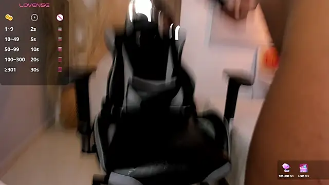 Snapshot of ashley_23_ chatting on December 25, 2024, 12:16 am ashley 23 online show from December 25, 2024, 12:16 am