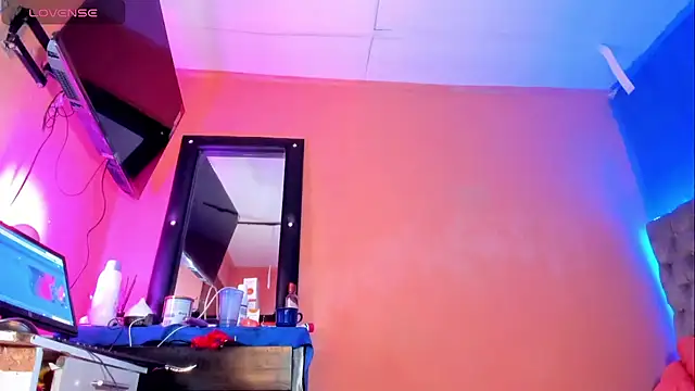 Snapshot of Sammybitchx chatting on October 14, 2025, 9:26 pm Sammybitchx online show from October 14, 2025, 9:26 pm