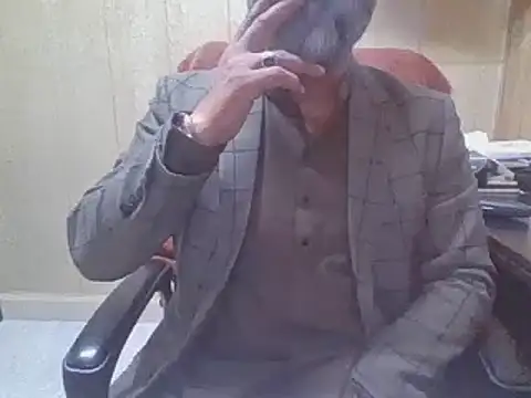 hairymaster95 online show from February 13, 2026, 4:52 am