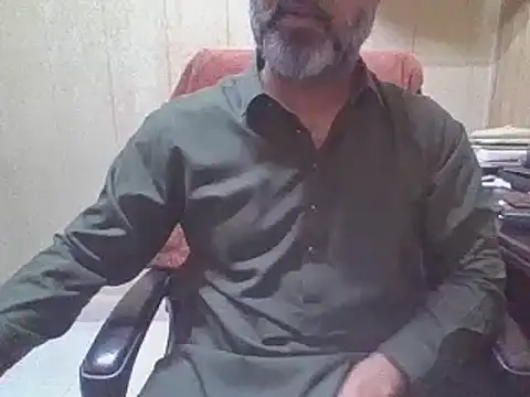 Snapshot of hairymaster95 chatting on May 15, 2026, 4:30 am hairymaster95 online show from May 15, 2026, 4:30 am