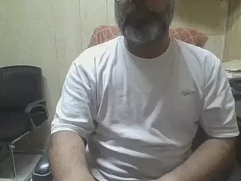 hairymaster95 online show from July 12, 2026, 5:20 am